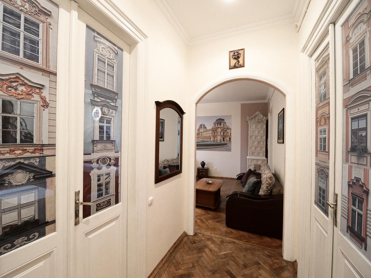 The Historical Family Nest In City Centre Львів Екстер'єр фото