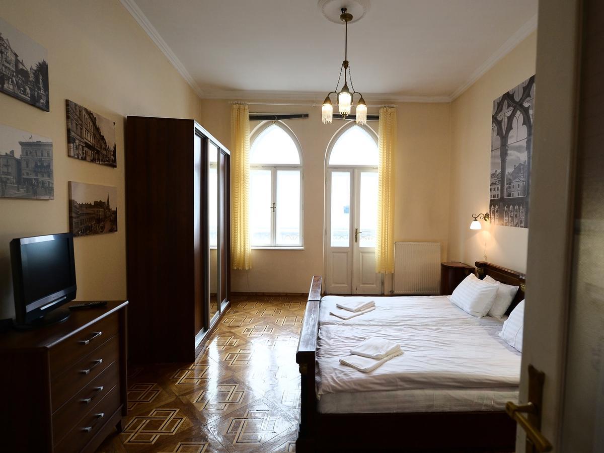 The Historical Family Nest In City Centre Львів Екстер'єр фото