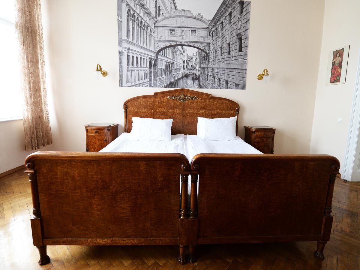 The Historical Family Nest In City Centre Львів Екстер'єр фото