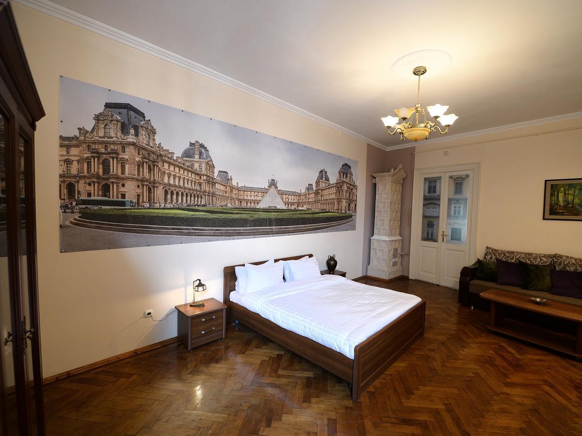 The Historical Family Nest In City Centre Львів Екстер'єр фото