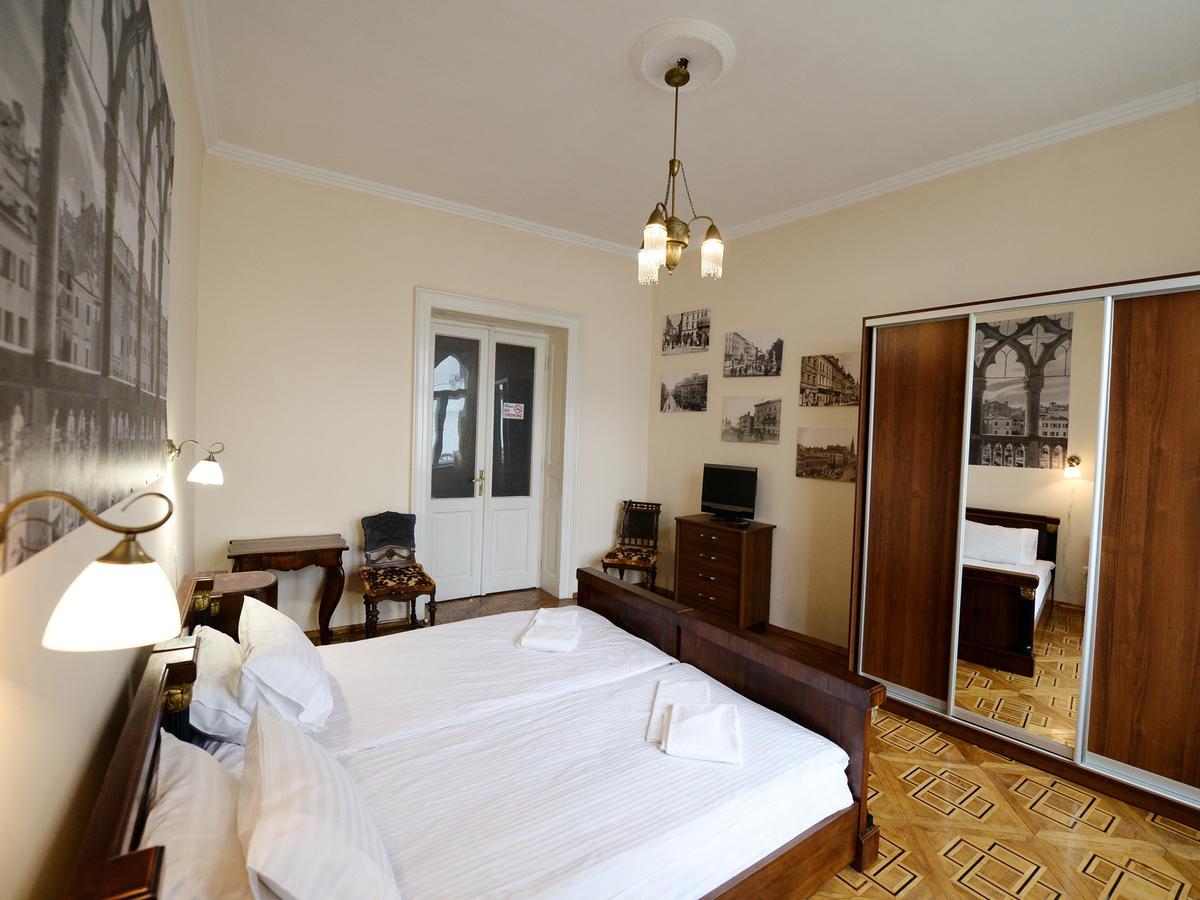 The Historical Family Nest In City Centre Львів Екстер'єр фото